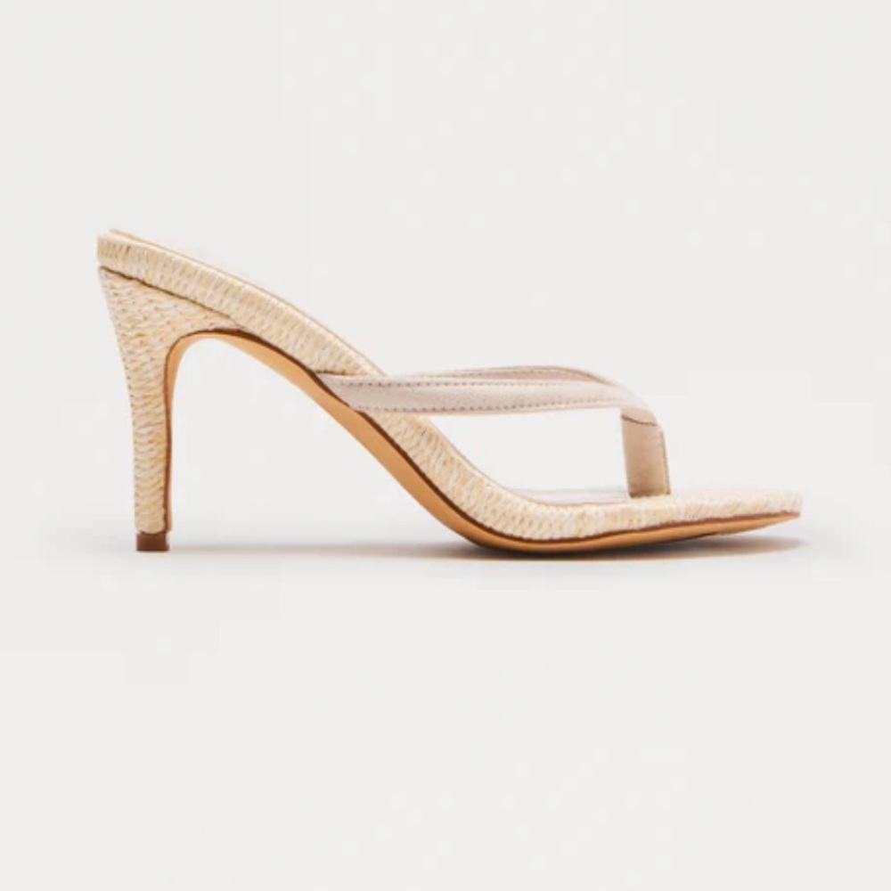 NWOT Elegant Cream Heeled Sandals-Saros Raffia Thong Mules - Cream